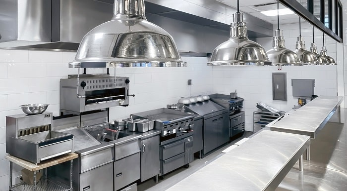 The Ultimate Guide to Essential Commercial Kitchen and Restaurant Equipment